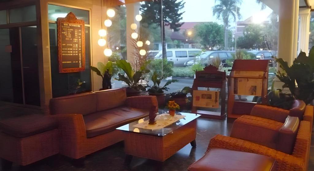 Hotel Marcopolo Bandar Lampung Exterior foto